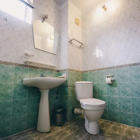 Хотел 